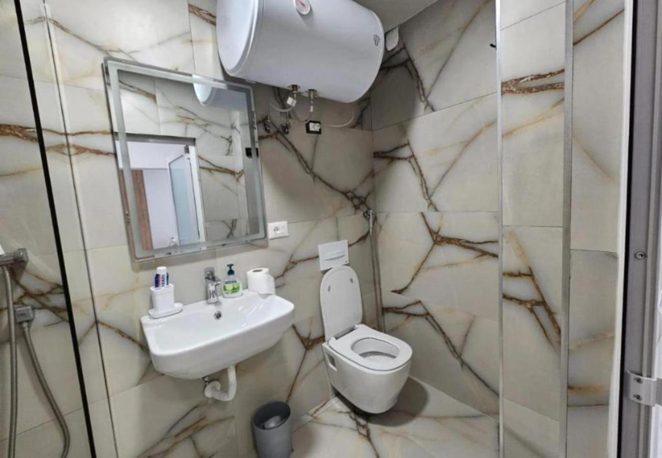 Appartamento Kalpazo Myslym Shyri Tirana Esterno foto
