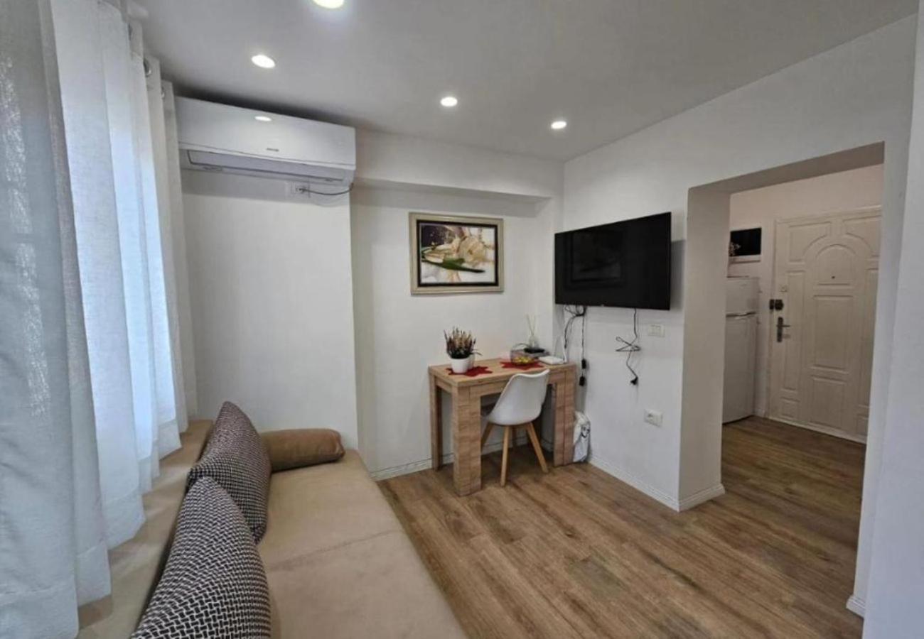 Appartamento Kalpazo Myslym Shyri Tirana Esterno foto