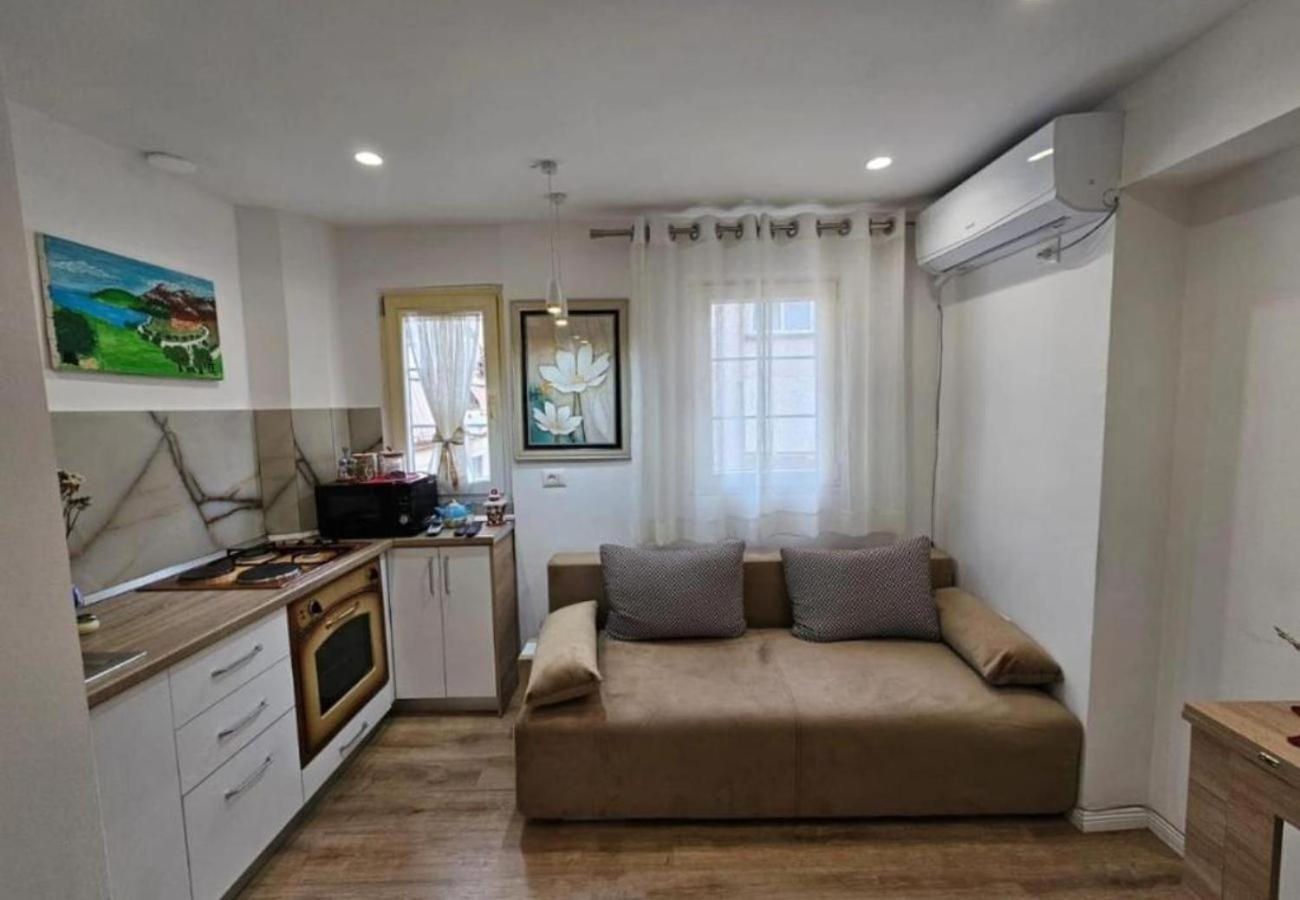 Appartamento Kalpazo Myslym Shyri Tirana Esterno foto