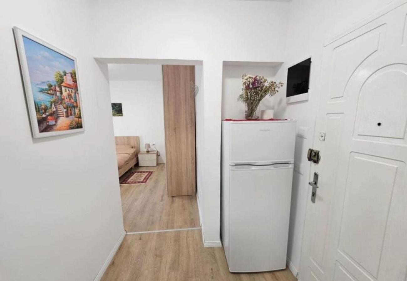Appartamento Kalpazo Myslym Shyri Tirana Esterno foto