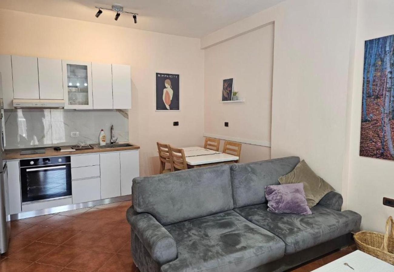 Appartamento Kalpazo Myslym Shyri Tirana Esterno foto